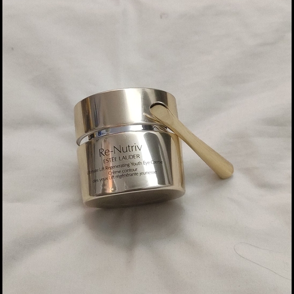 Estee Lauder Re-Nutriv Youth eye 👁️ cream - Picture 2 of 3
